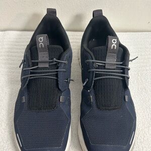 On Running youth Dark Blue and Black Sneakers Sz 5